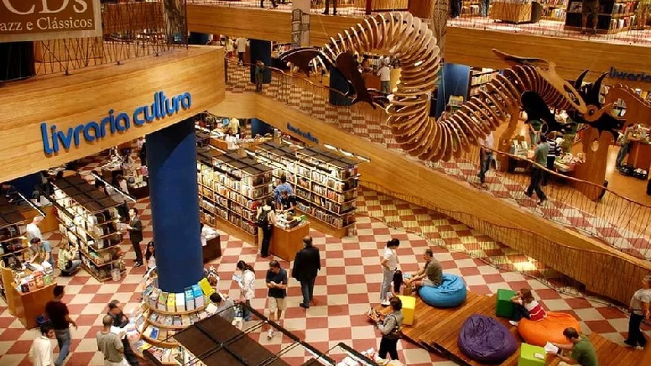 Livraria Cultura começa a ser esvaziada após falência