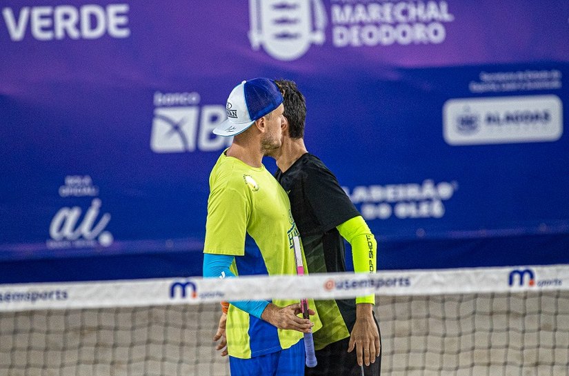 Brasil se garante na final do masculino no Pure Beach, na Praia do Francês