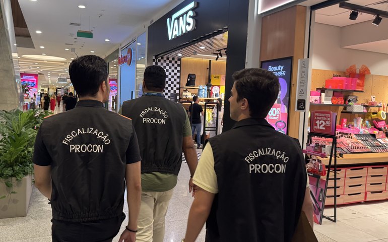 Procon Maceió orienta consumidores para compras seguras no fim de ano