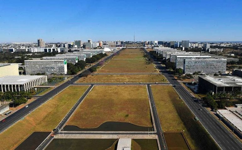 Policiais penais fazem manifestação na Esplanada dos Ministérios nesta sexta