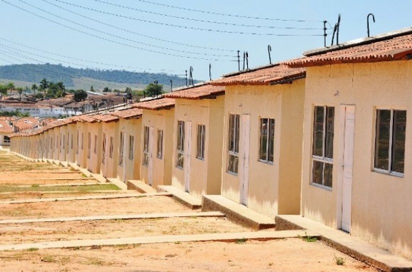 Em 2 anos de governo, Renan Filho já garantiu mais de 14 mil casas