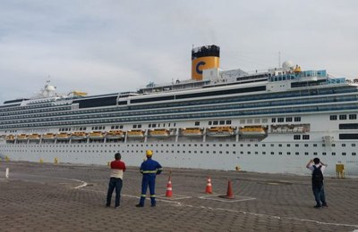 SMTT auxilia turistas que chegam em cruzeiros em Maceió 
