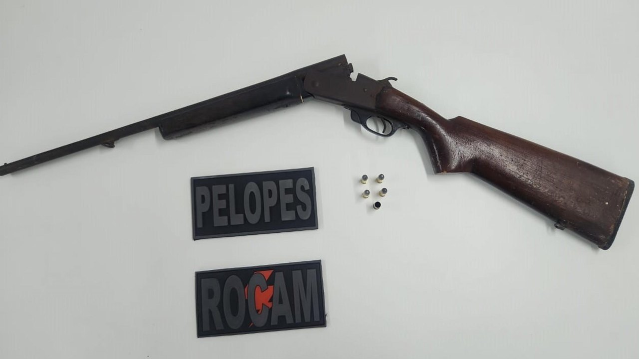 PM prende dois homens e apreende arma e drogas em Arapiraca e Santana do Ipanema