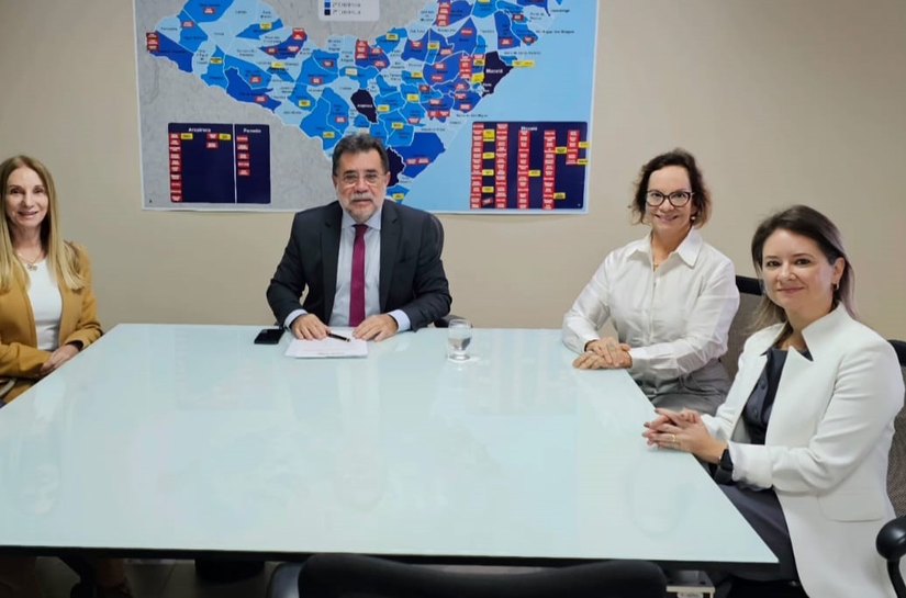 Procurador-geral de Justiça, procuradoras e promotora discutem ações em prol de saúde mental