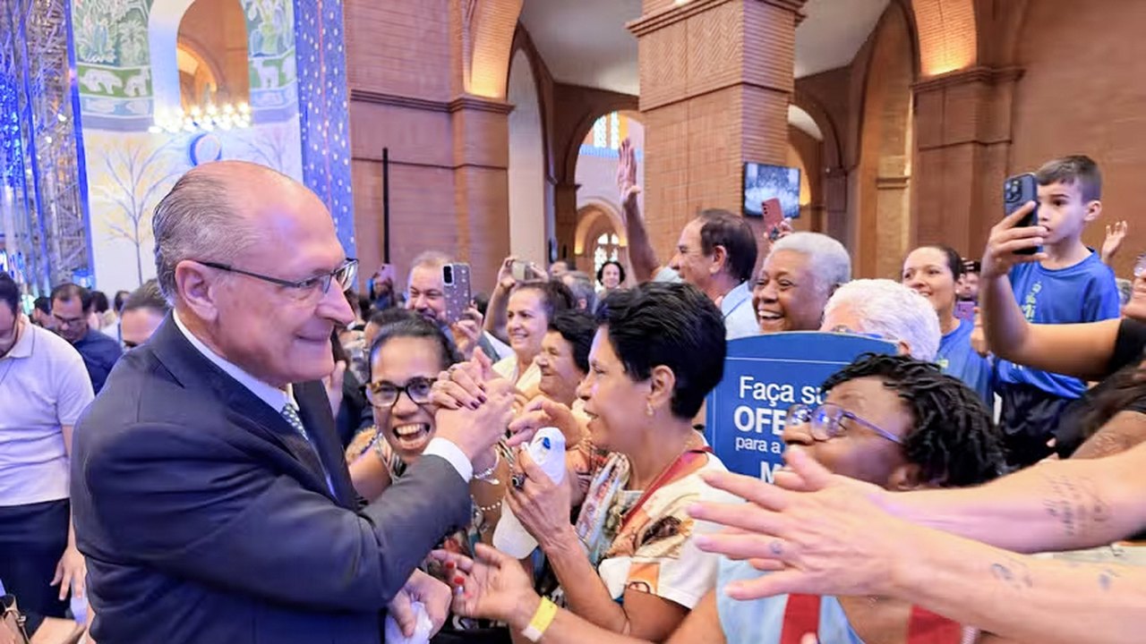 Em Aparecida, Alckmin pede isenção da Justiça Eleitoral