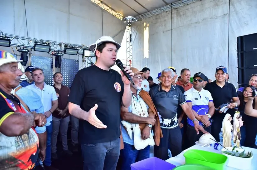 Davi Davino Filho participa de missa do Vaqueiro em Delmiro Gouveia, e destaca união pela mudança em Alagoas