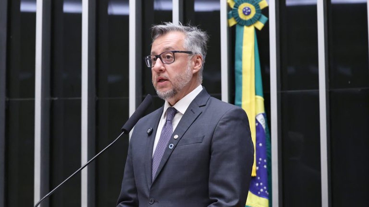 Deputados aprovam lei que amplia direitos de pessoas com diabetes tipo 1 no Brasil