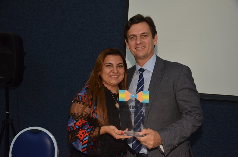Prefeito Marcelo Beltrão recebem homenagem da direção da Undime/AL