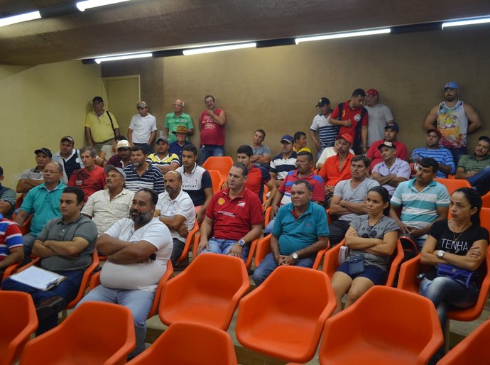 Por determinação de Isnaldo Bulhões, mercado público de Santana só pode receber carne com inspeção