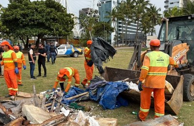 Segurança Cidadã realiza operação de demolição e limpeza na Orla da Pajuçara