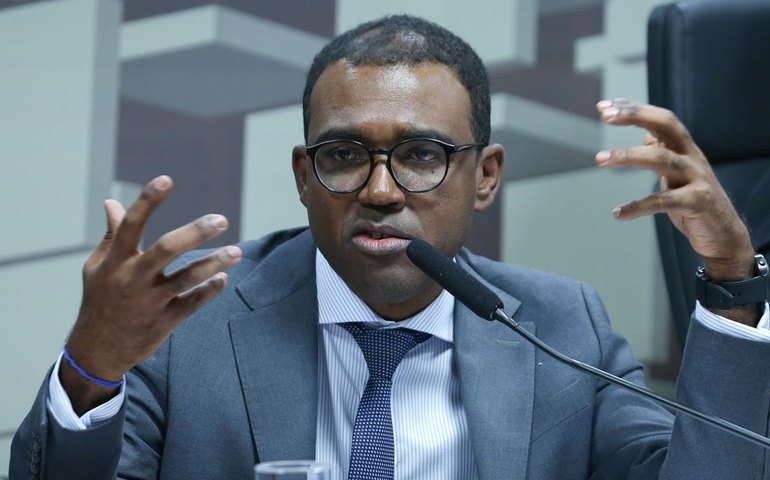 Educação pública me permitiu chegar aqui, diz novo diretor do BC