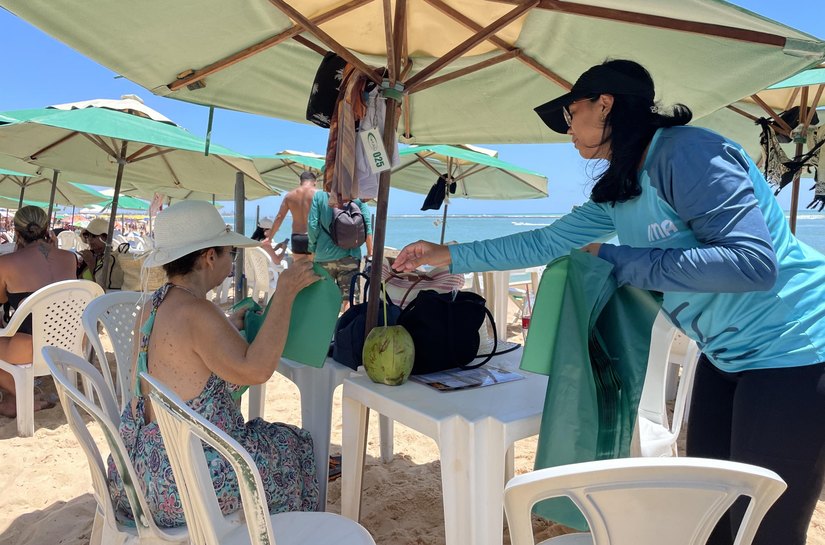 Projeto Nossa Praia promove ação de conscientização ambiental na Praia do Gunga