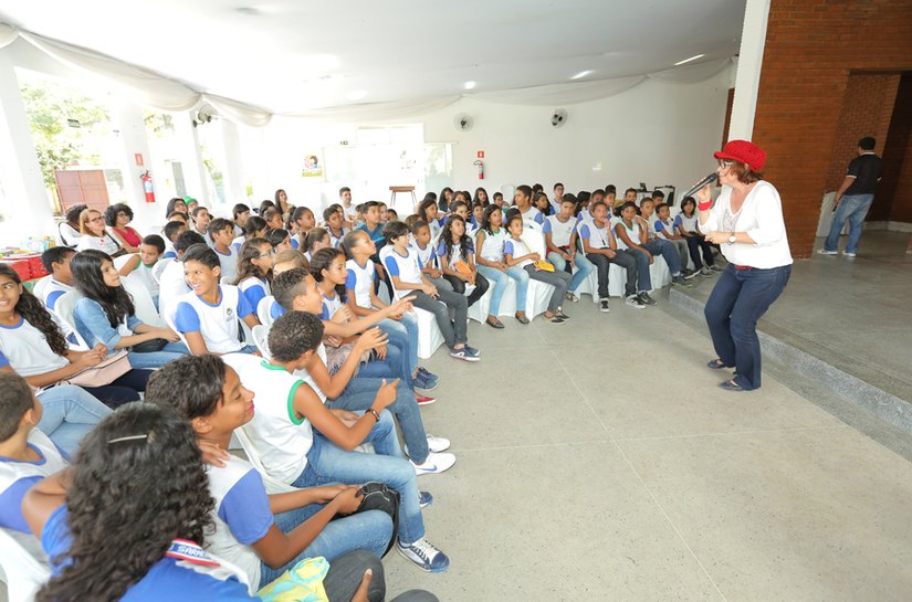 Cidadania e Justiça na Escola leva dia especial a crianças do Barro Duro