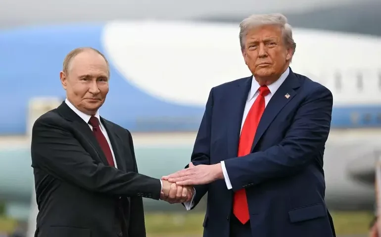 Trump diz que Putin concordou em suspender ataques na Ucrânia 'por 1 semana'