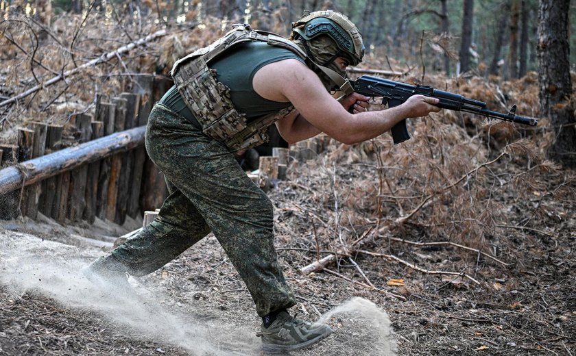 Exército russo liberta mais 2 povoados na república de Donetsk e na região de Dnepropetrovsk, diz MD