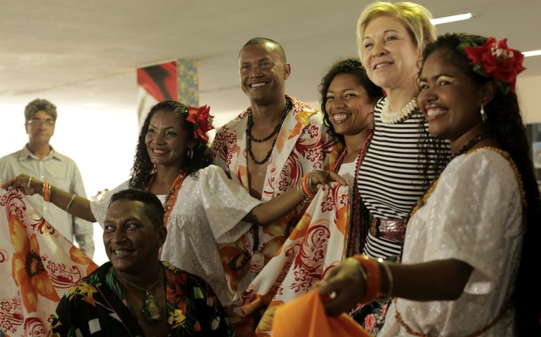 Carimbão é presidente da Frente Católica na Câmara e mantém posições importantes