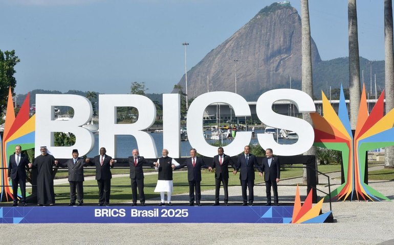 Ocidente enxerga como perigosas as iniciativas dos países do BRICS, diz jornal