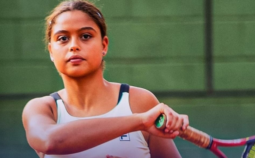 Conheça Naná Silva: tenista de 14 anos treinava no asfalto e tem saque de 189 km/h