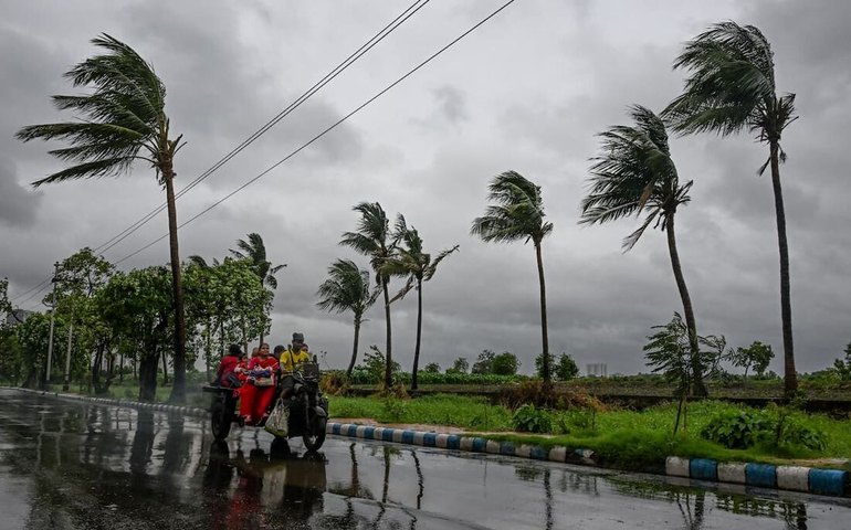 Ciclone de longa duração deixa quase 40 mortos na Índia e em Bangladesh