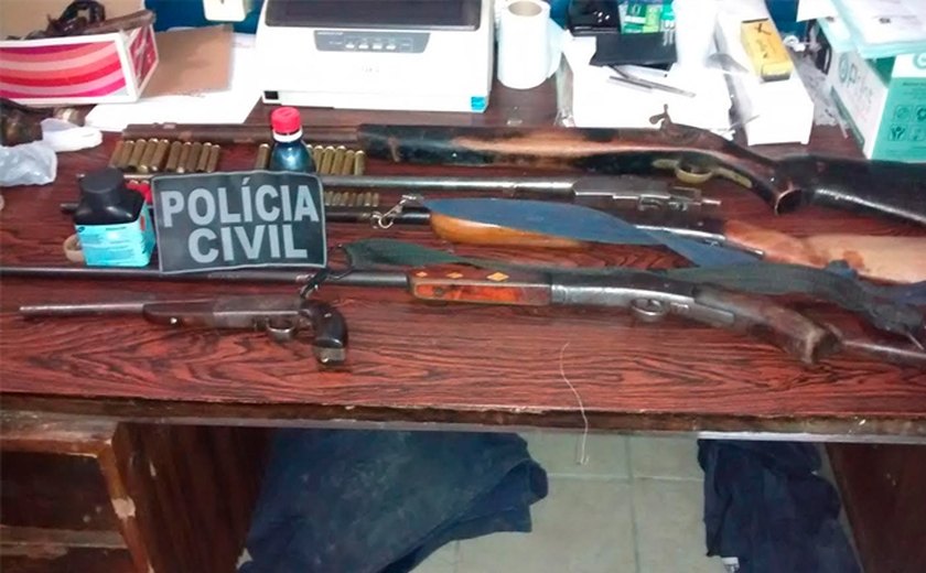 Zona da Mata: PC apreende armas e detém acusado