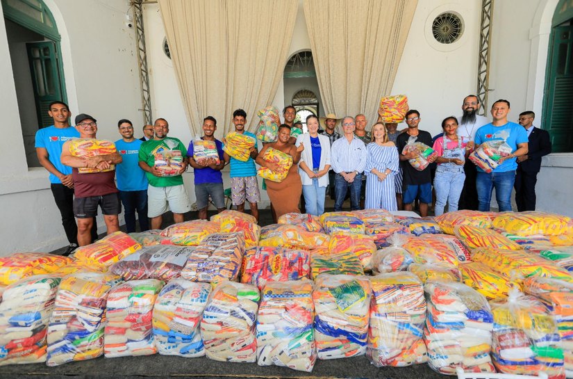 Governo de Alagoas entrega 2,5 toneladas de alimentos à Casa de Ranquines