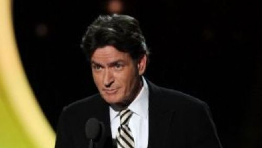 Charlie Sheen se diz desapontado com 'Two and a Half Men'