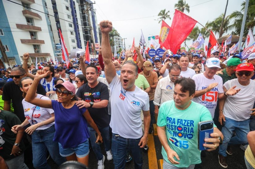 Caminhada histórica marca reta final da campanha de Renan Filho em Maceió