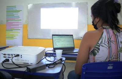 Situação de emergência em Penedo gera retomada das aulas remotas pela Semed