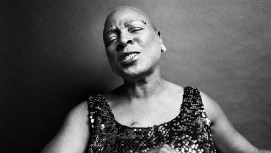 Morre a cantora Sharon Jones
