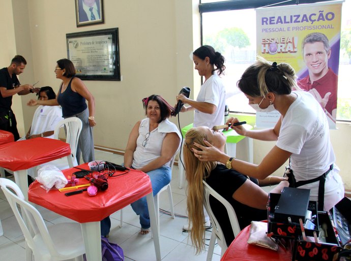 Prefeitura promove dia de beleza para as mães arapiraquenses
