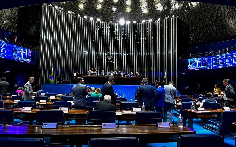 Senado aprova reajuste do salário mínimo e regra que muda cálculo para aumentos futuros