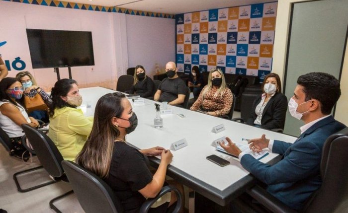 Prefeito JHC já havia se reunido com os profissionais da educação