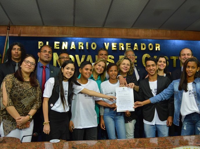 Crianças assistidas pelo Unicef em Maceió participam de sessão na Câmara