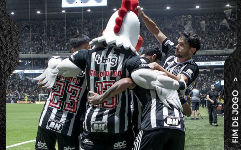 Atlético-MG abre dois gols de vantagem na Arena MRV, vacila e cede empate ao Vitória