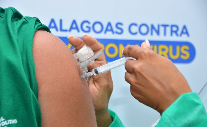 Pontos de vacinação estão espalhados por Maceió