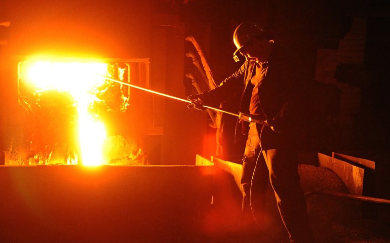 Indústria siderúrgica da UE enfrenta futuro lúgubre em meio à escalada de tarifas sobre aço dos EUA