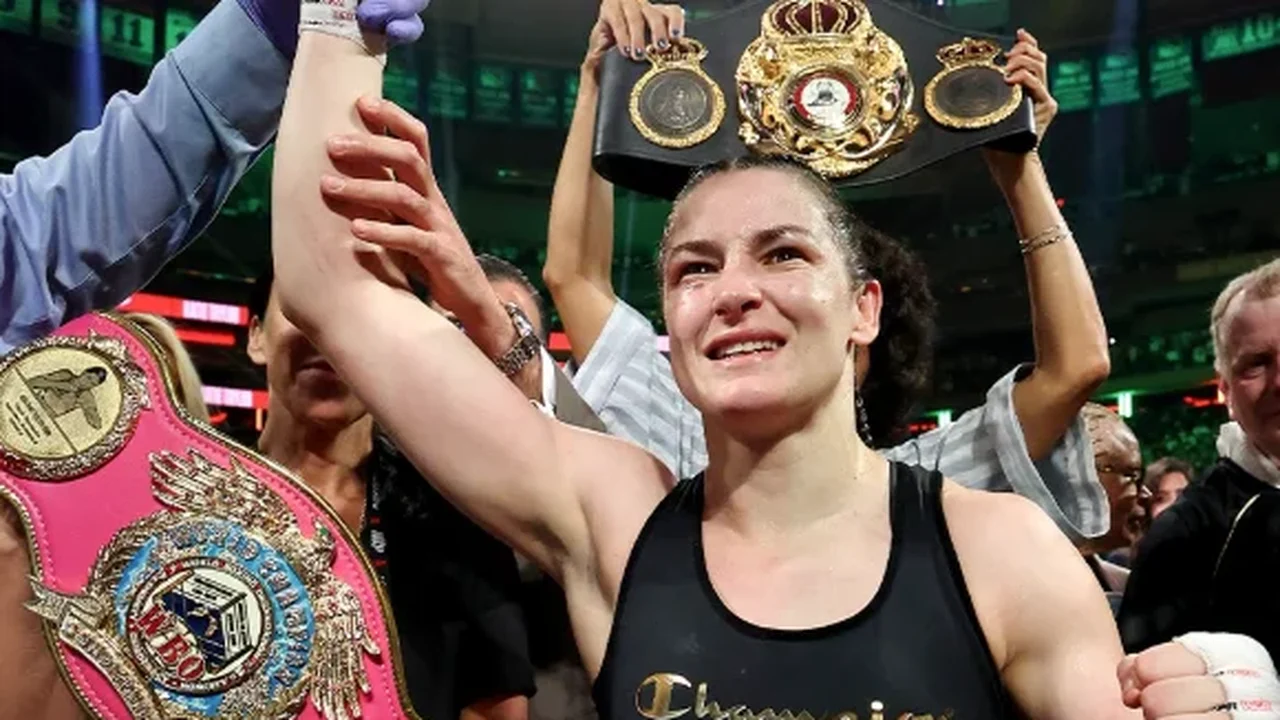 Katie Taylor pendura as luvas diante de 80 mil fãs e se torna lenda do boxe