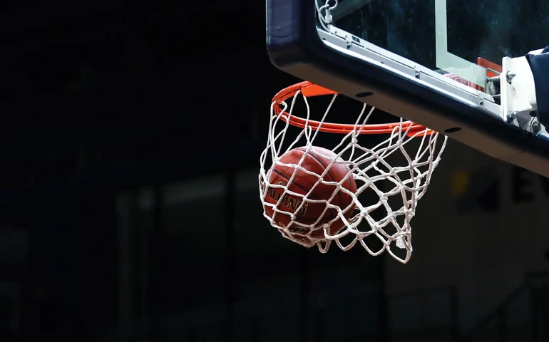 Grupo é preso suspeito de manipular jogos de basquete universitário nos EUA e na China