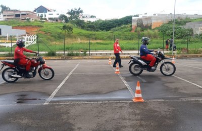 Programa Moto Amiga realiza cursos de Pilotagem Defensiva em Alagoas