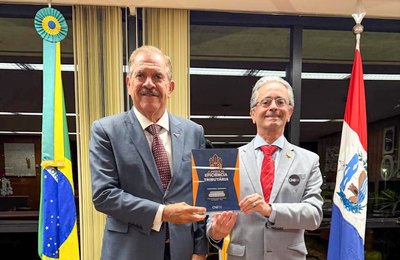 Presidente do TJAL dialoga com ministro Humberto Martins, em Brasília