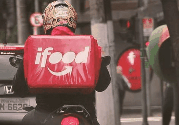 iFood anuncia financiamento de motos elétricas para entregadores