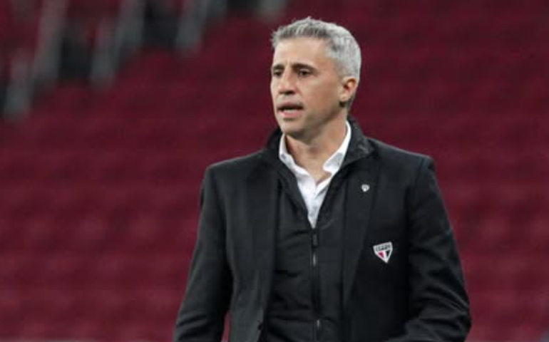 Crespo celebra desempenho do São Paulo, mas lamenta empate sofrido nos minutos finais