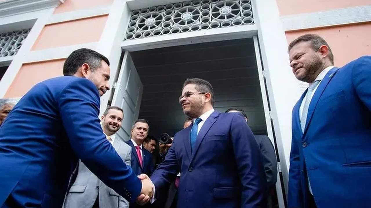 Caio Hanry Abreu escreve: O compadrio da política em Alagoas