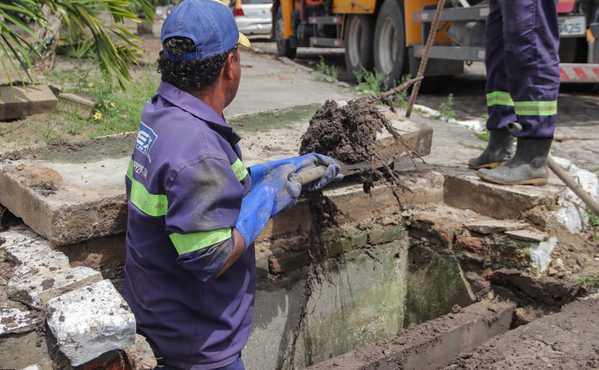 Mais de mil toneladas de resíduos são retirados de galerias de águas pluviais nos primeiros 4 meses do ano