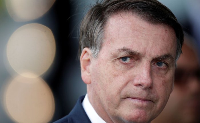 Bolsonaro afirma que a medida foi tomada com o intuito da plena colaboração com a Corte Bolsonaro afirma que a medida foi tomada com o intuito da plena colaboração com a Corte