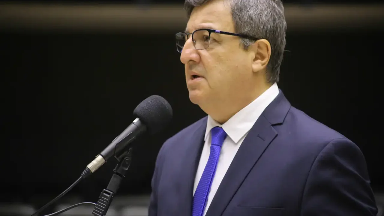 INSS: relator do projeto de lei exclui trecho sobre empréstimos não consignados em parecer