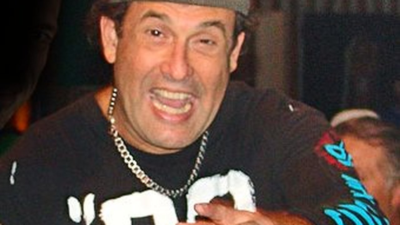 Sérgio Mallandro, de volta aos cinemas, relembra perrengues: 'fiz show em circo com mais cachorros que pessoas'