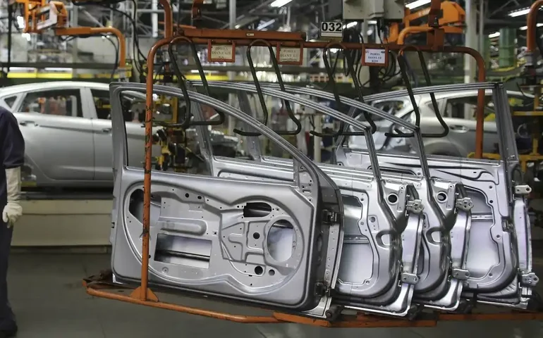 PMI composto da zona do euro sobe a 51,2 em agosto, com inesperado avanço em serviços