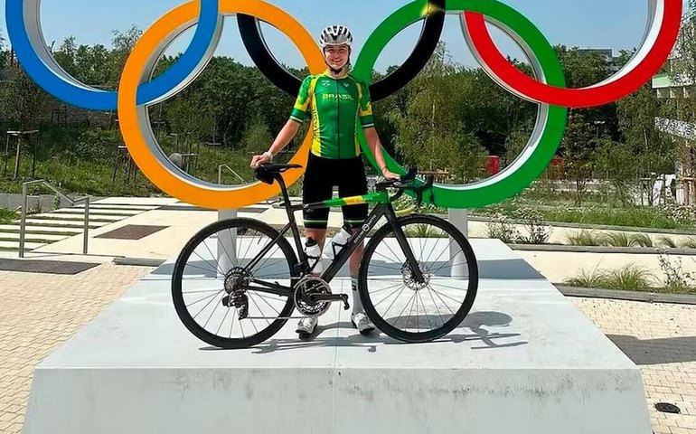 Tota Magalhães estreia em Olimpíada e completa percurso do ciclismo de estrada na 74ª posição