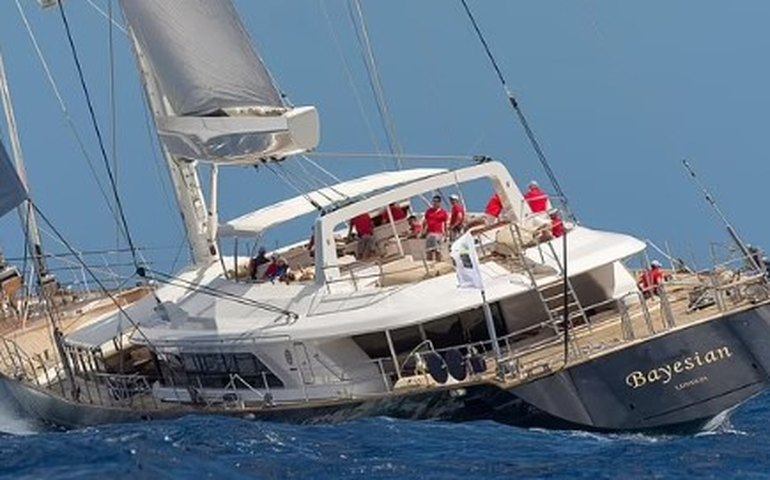 'Uma corrida para o desastre': Sobrevivente do naufrágio de superiate conta que usou 'toda sua força' para salvar filha de 1 ano